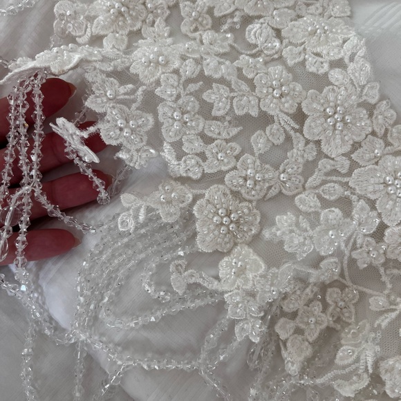 Little girls flower girl beaded cape - Picture 5 of 6